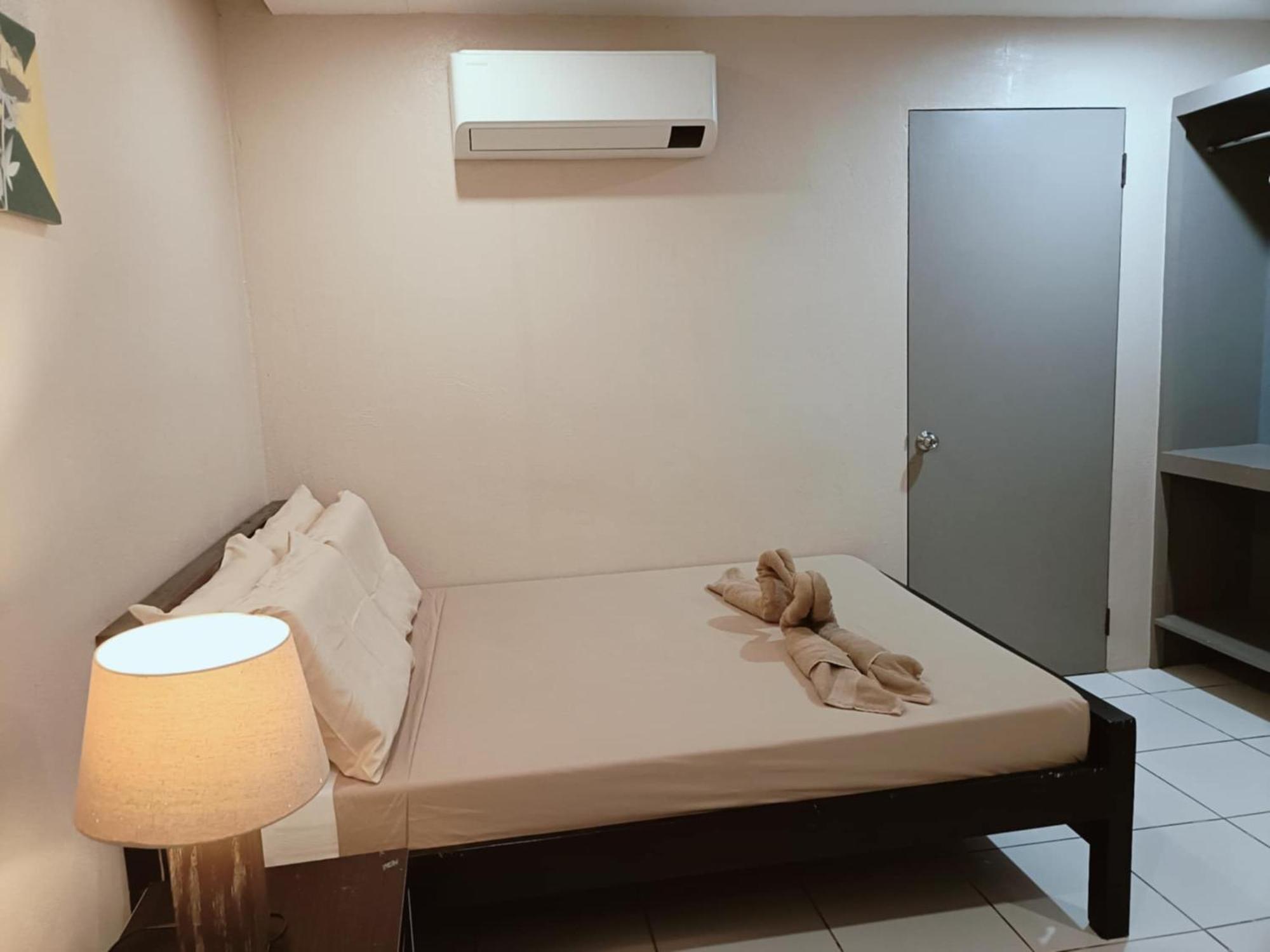 Claytown Pension House Dumaguete City Exterior photo